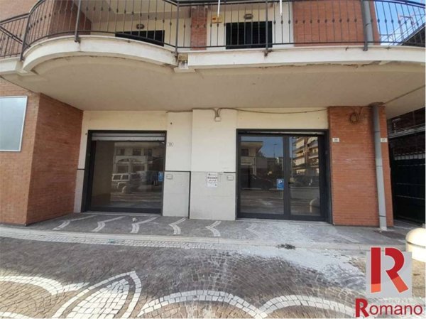 negozio in affitto a Santa Maria Capua Vetere