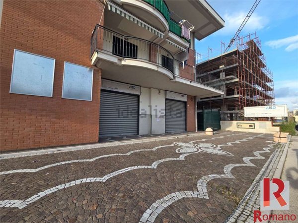 locale commerciale in affitto a Santa Maria Capua Vetere
