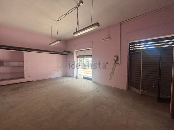 locale commerciale in affitto a Santa Maria Capua Vetere