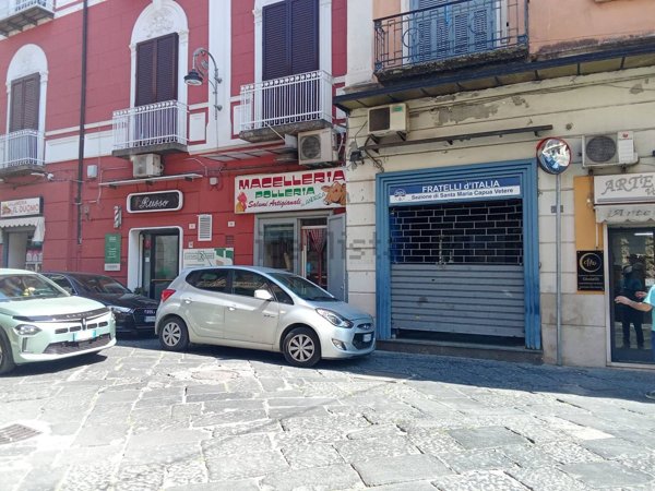 locale commerciale in affitto a Santa Maria Capua Vetere