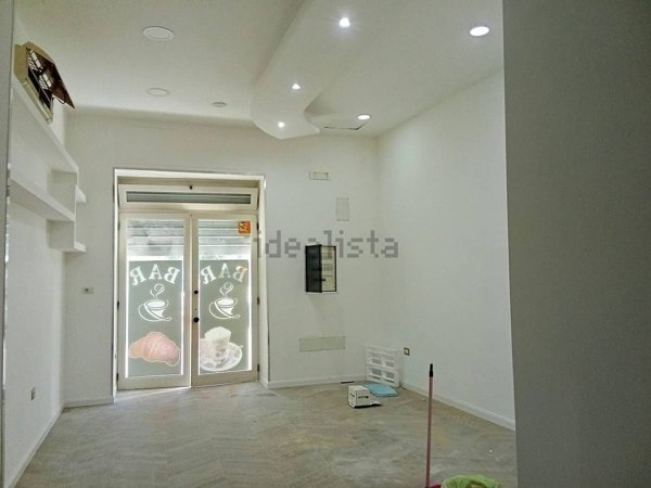 locale commerciale in affitto a Santa Maria Capua Vetere