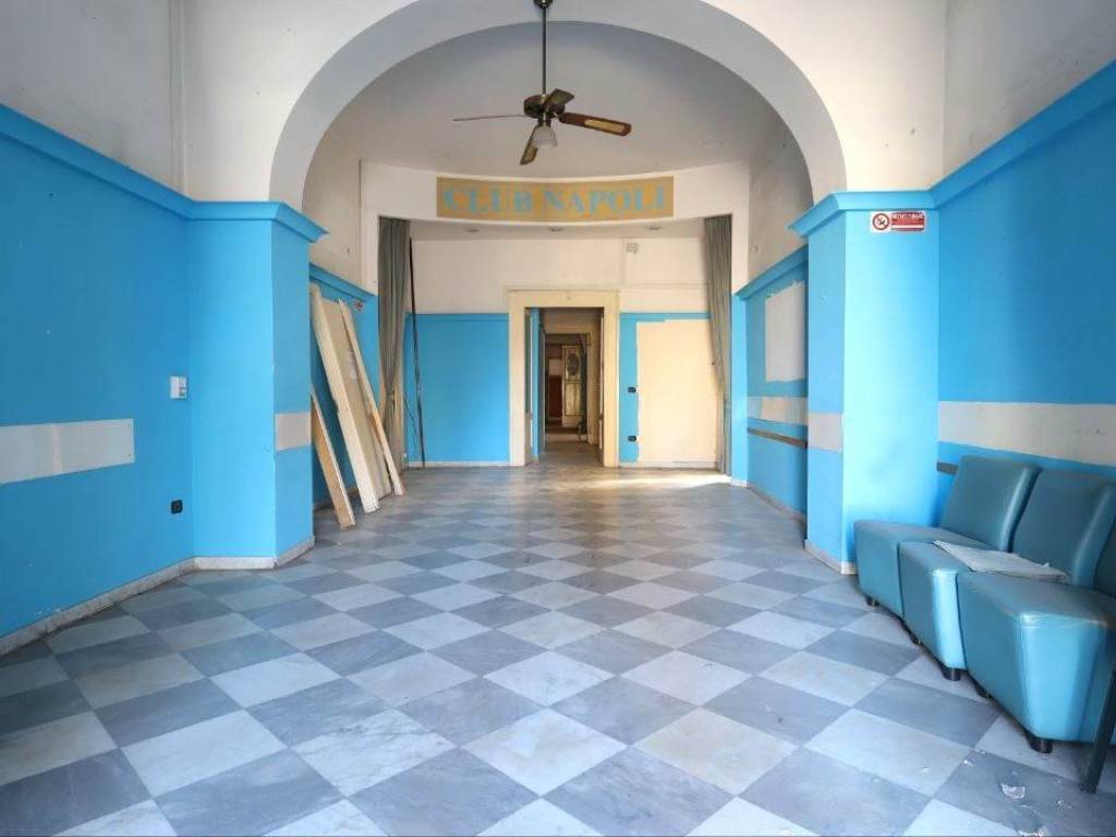locale commerciale in affitto a Santa Maria Capua Vetere