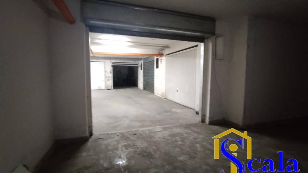 locale di sgombero in affitto a Santa Maria Capua Vetere