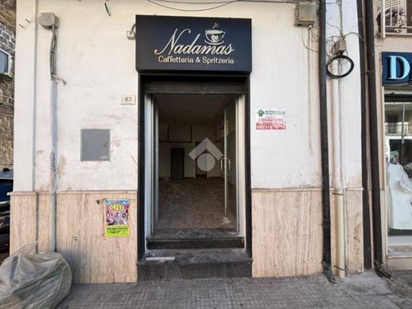 negozio in affitto a Santa Maria Capua Vetere