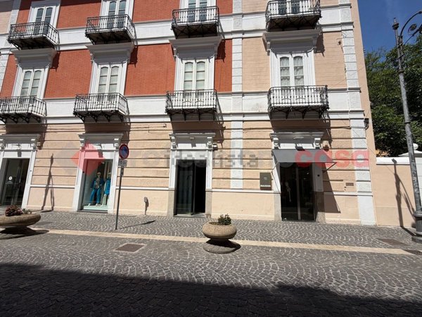 locale commerciale in affitto a Santa Maria Capua Vetere