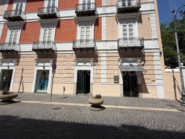 negozio in affitto a Santa Maria Capua Vetere