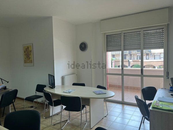 ufficio in affitto a Santa Maria Capua Vetere in zona Sant'Andrea dei Lagni