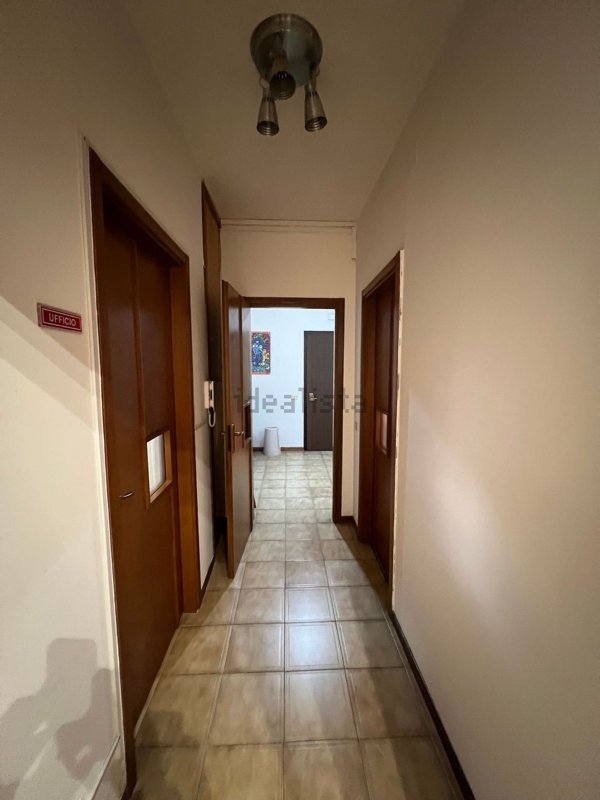 ufficio in affitto a Santa Maria Capua Vetere in zona Sant'Andrea dei Lagni