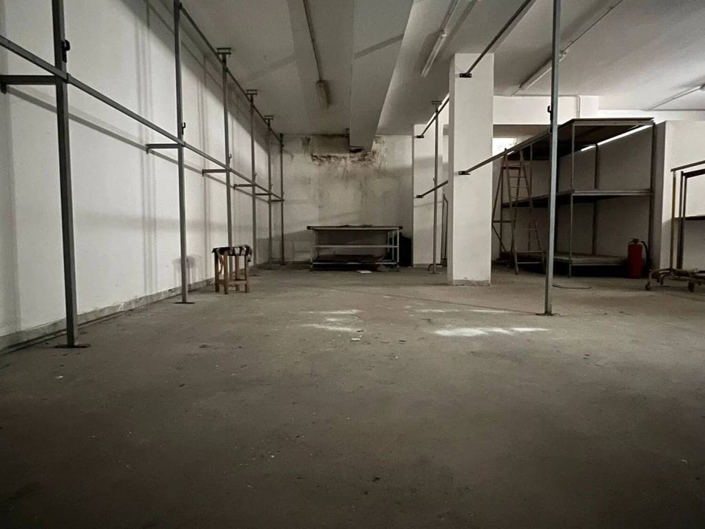 negozio in affitto a Sant'Arpino