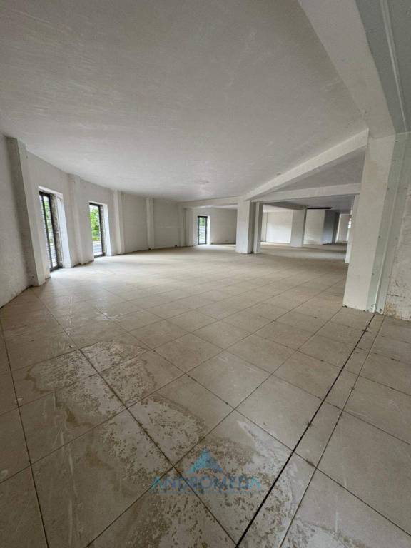 negozio in affitto a Sant'Arpino