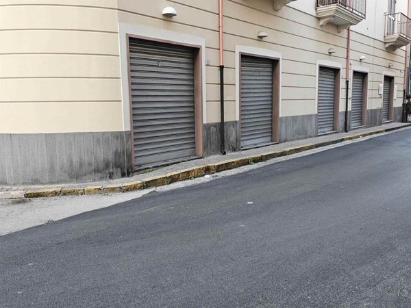 negozio in affitto a Sant'Arpino