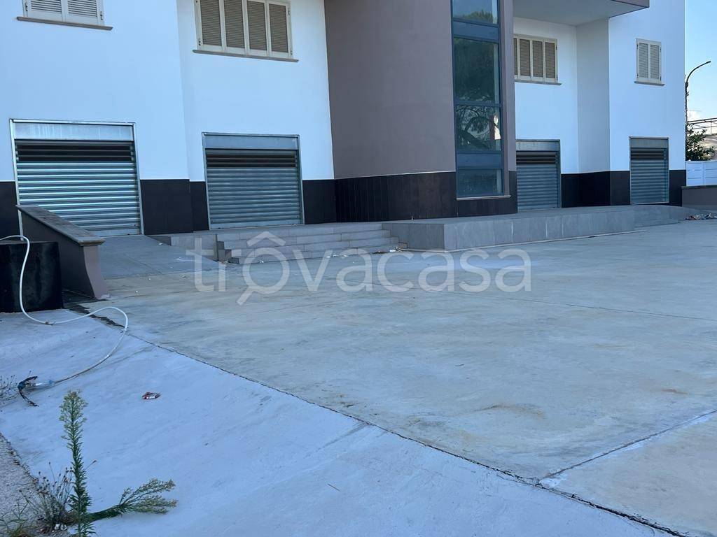 negozio in affitto a Sant'Arpino