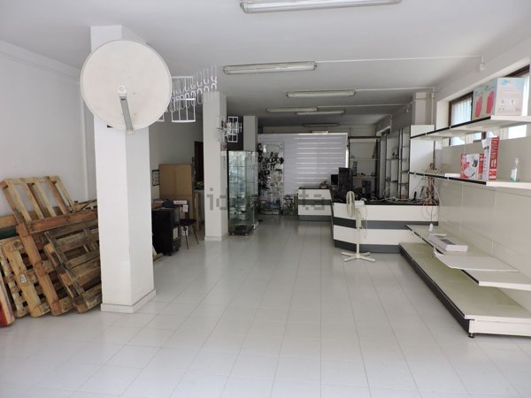 locale commerciale in affitto a Sessa Aurunca