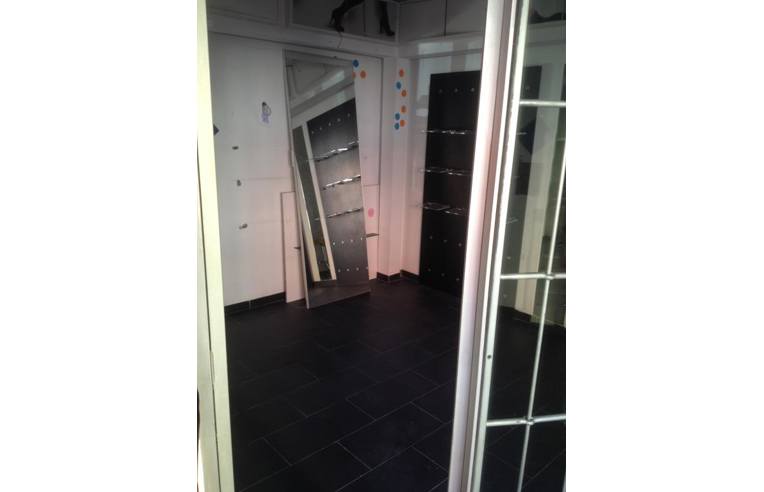 negozio in affitto a Sessa Aurunca in zona San Carlo