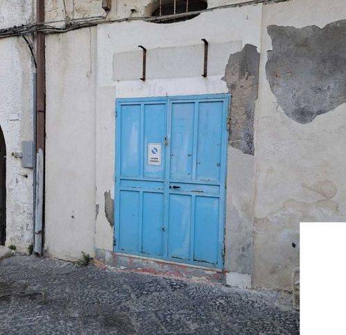 negozio in affitto a Sessa Aurunca in zona Lauro
