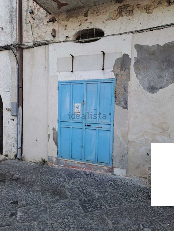 locale commerciale in affitto a Sessa Aurunca in zona Lauro