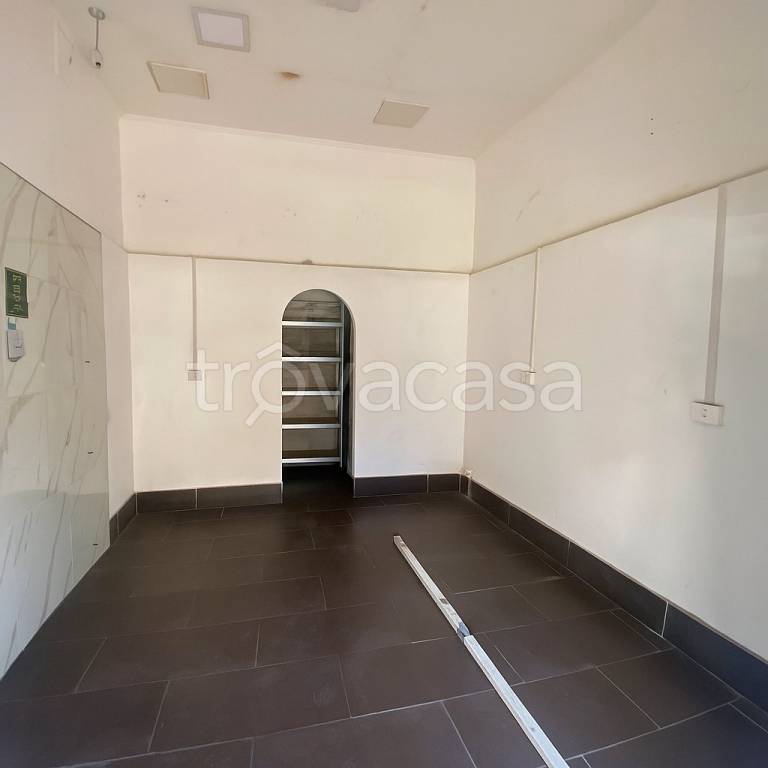 negozio in affitto a Sessa Aurunca in zona San Carlo