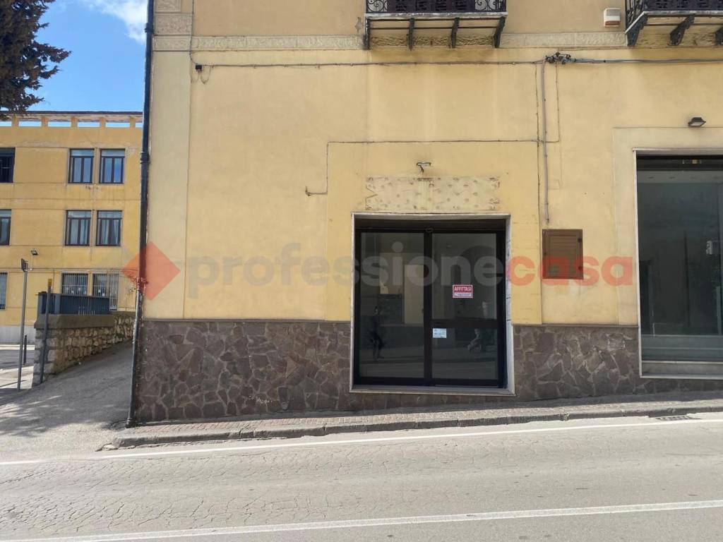 locale commerciale in affitto a Sessa Aurunca
