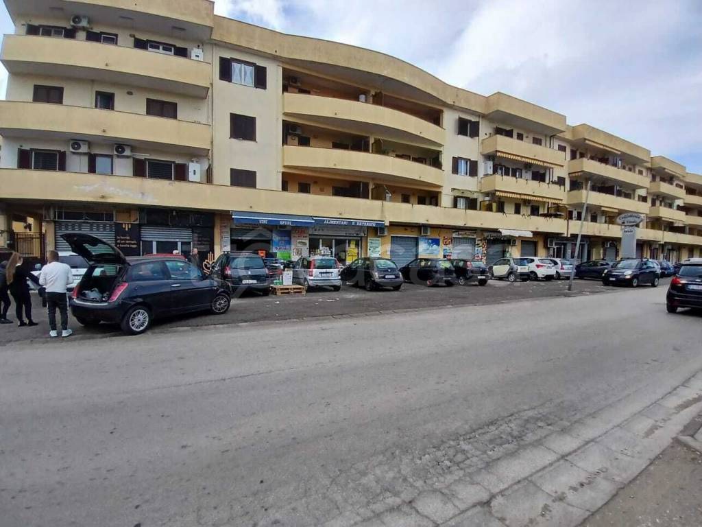 negozio in affitto a Succivo