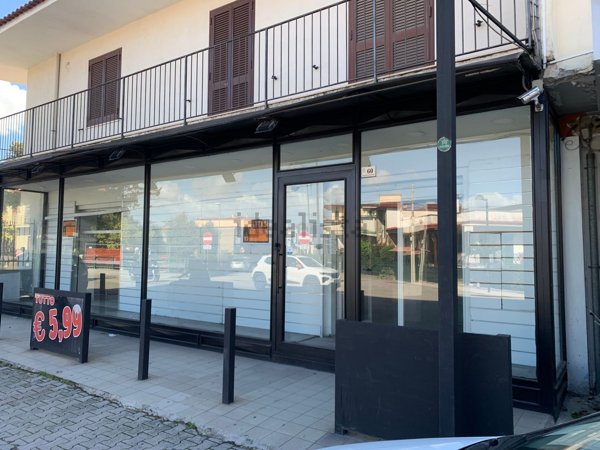 locale commerciale in affitto a Succivo