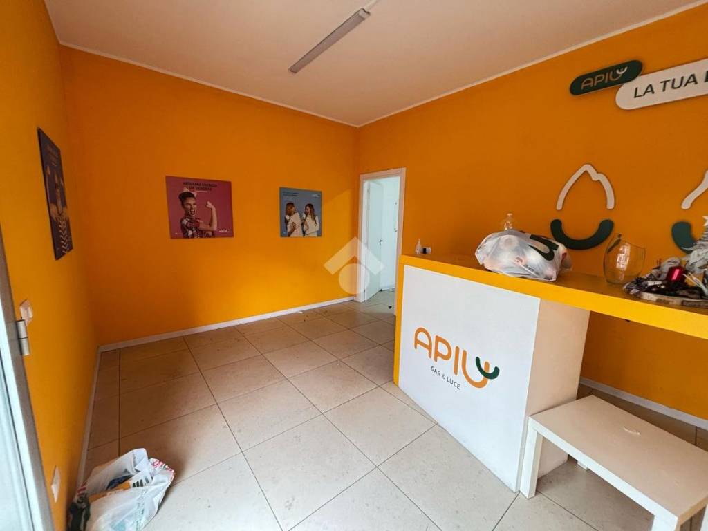 negozio in affitto a Teverola