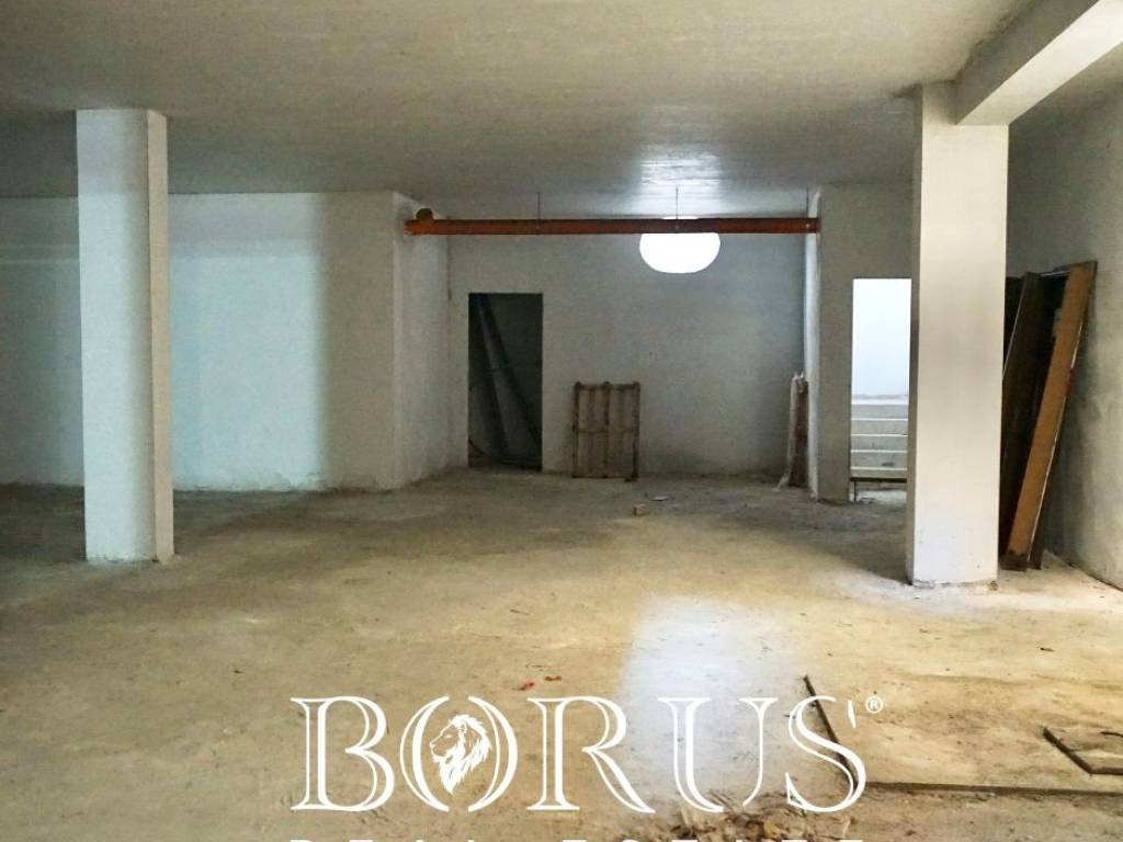 locale commerciale in affitto a Teverola