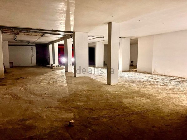 locale di sgombero in affitto a Teverola