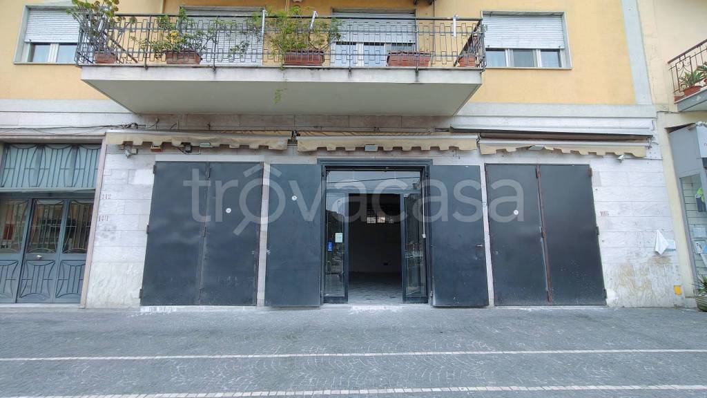 negozio in affitto a Teverola