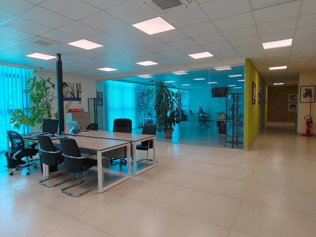 ufficio in affitto a Teverola