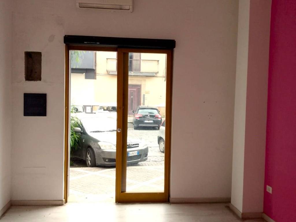 negozio in affitto a Teverola
