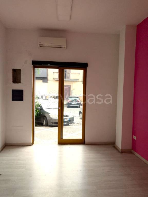 negozio in affitto a Teverola