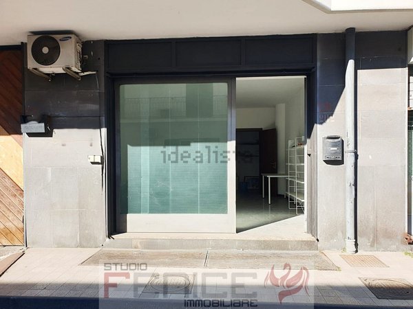 locale commerciale in affitto a Teverola