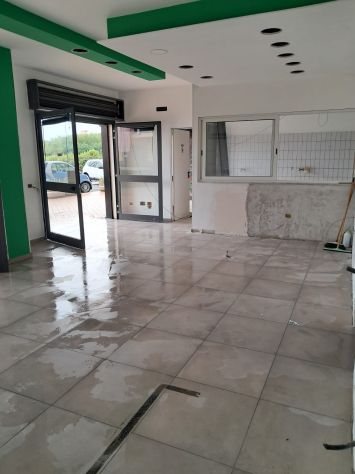 locale commerciale in affitto a Teverola