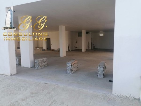 locale commerciale in affitto a Trentola Ducenta
