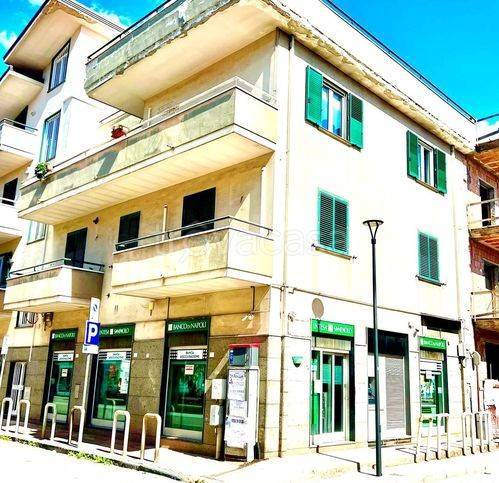 negozio in affitto a Trentola Ducenta