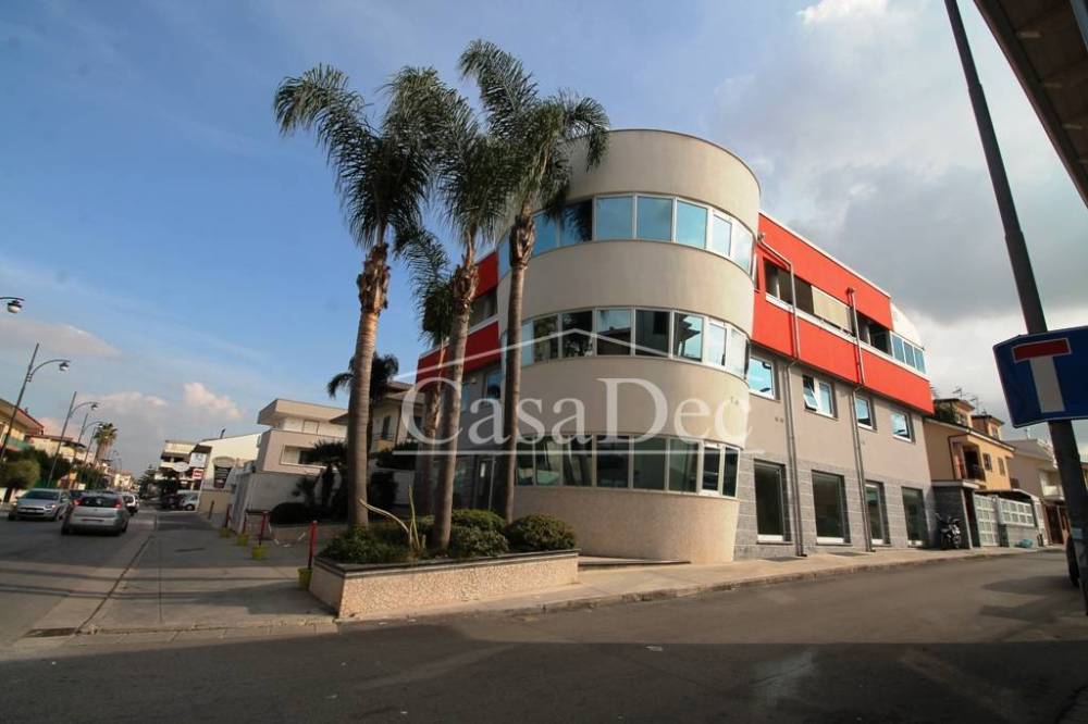 negozio in affitto a Trentola Ducenta