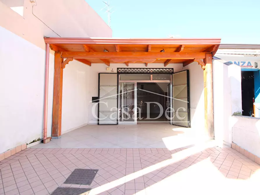 locale commerciale in affitto a Trentola Ducenta