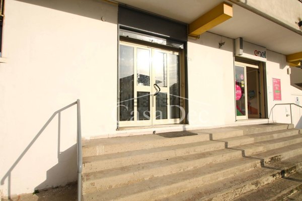 locale commerciale in affitto a Trentola Ducenta