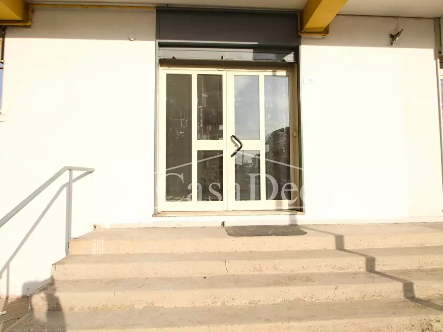 locale commerciale in affitto a Trentola Ducenta