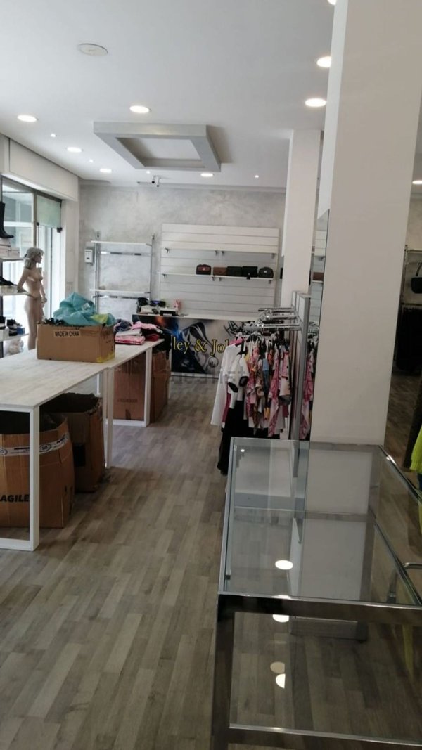 locale commerciale in affitto a Trentola Ducenta