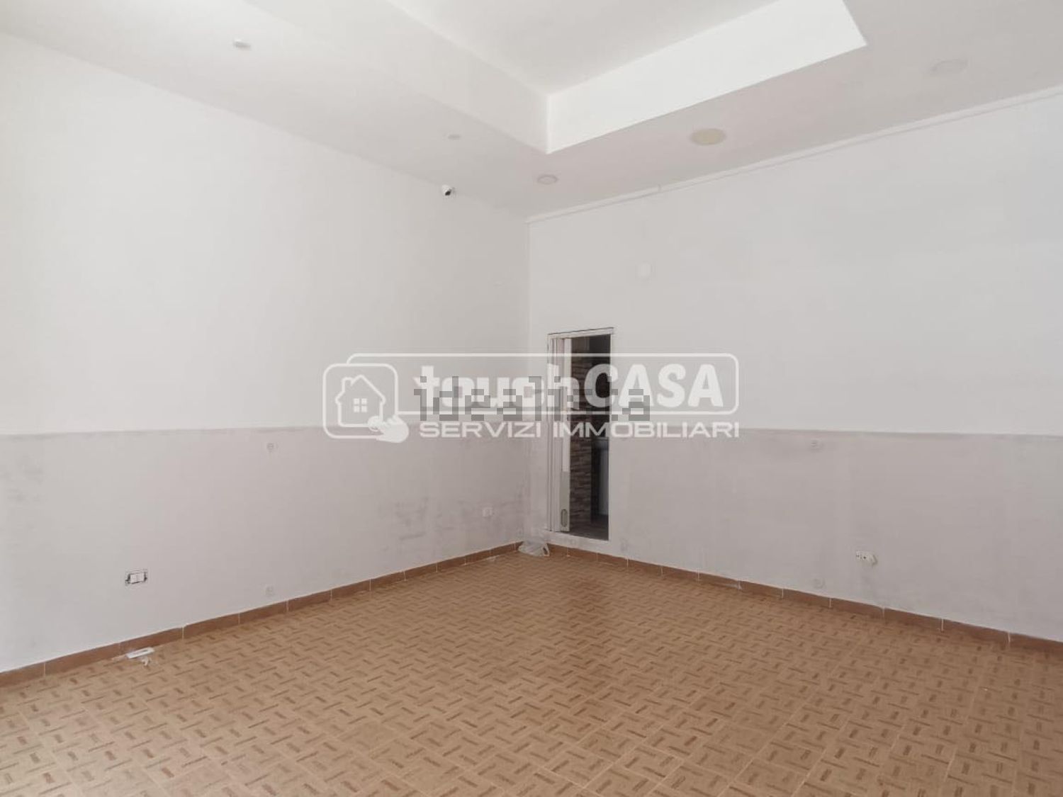locale commerciale in affitto a Trentola Ducenta