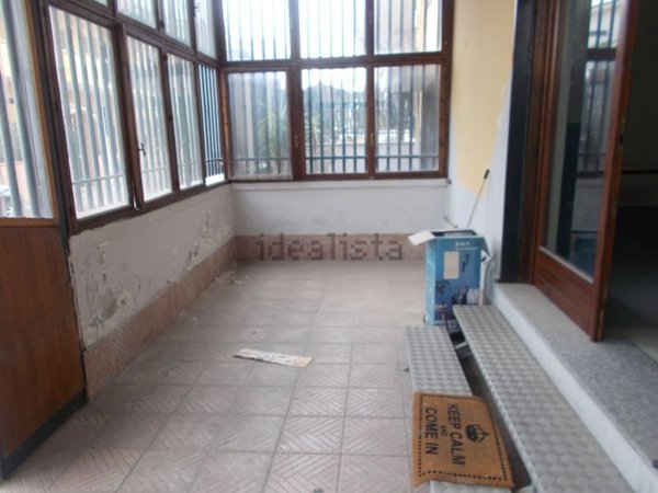 locale commerciale in affitto a Trentola Ducenta