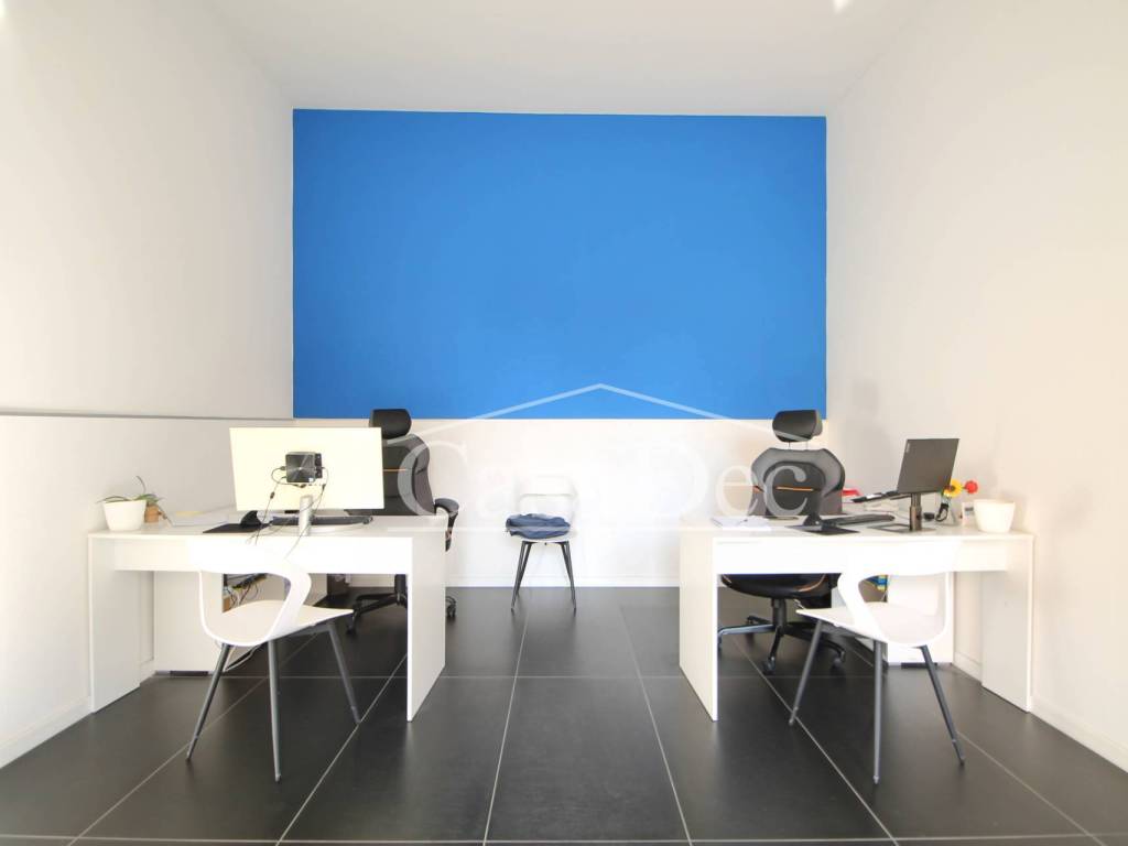 negozio in affitto a Trentola Ducenta