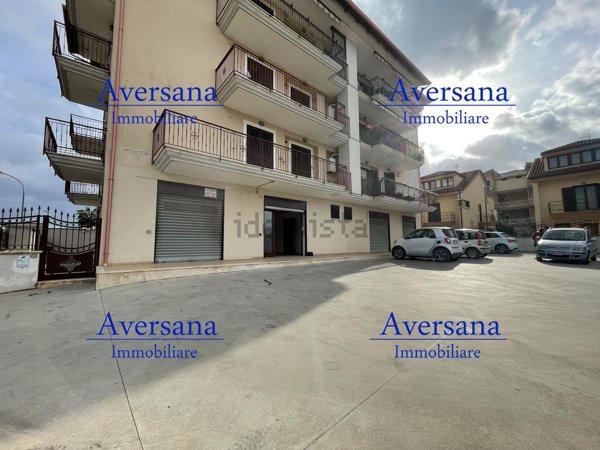 locale commerciale in affitto a Trentola Ducenta