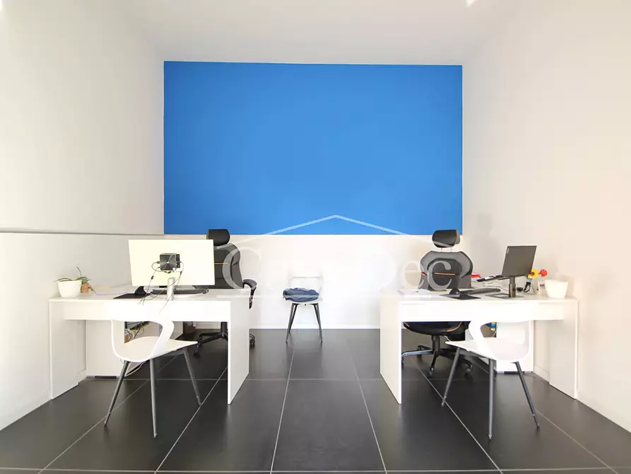 negozio in affitto a Trentola Ducenta