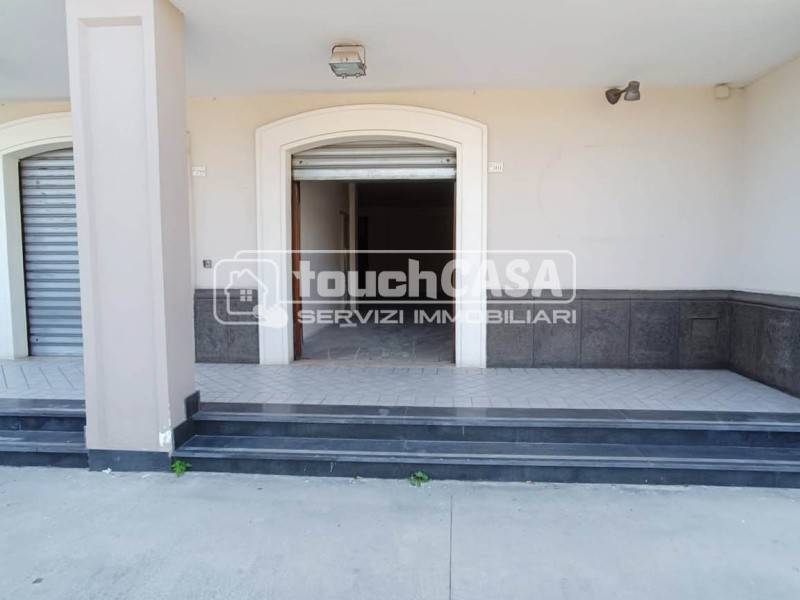 locale commerciale in affitto a Trentola Ducenta