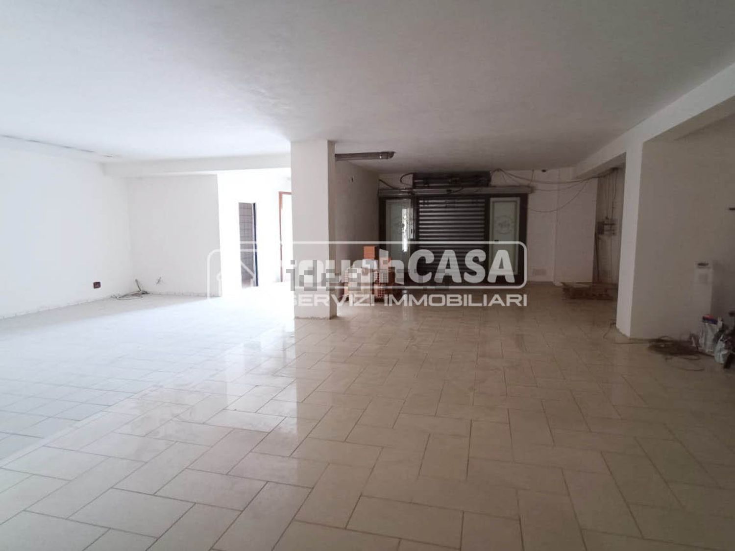 locale commerciale in affitto a Trentola Ducenta