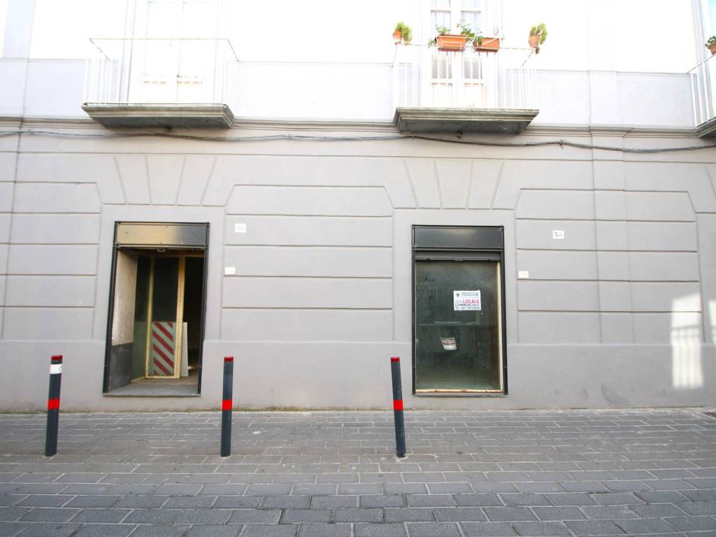 negozio in affitto a Trentola Ducenta