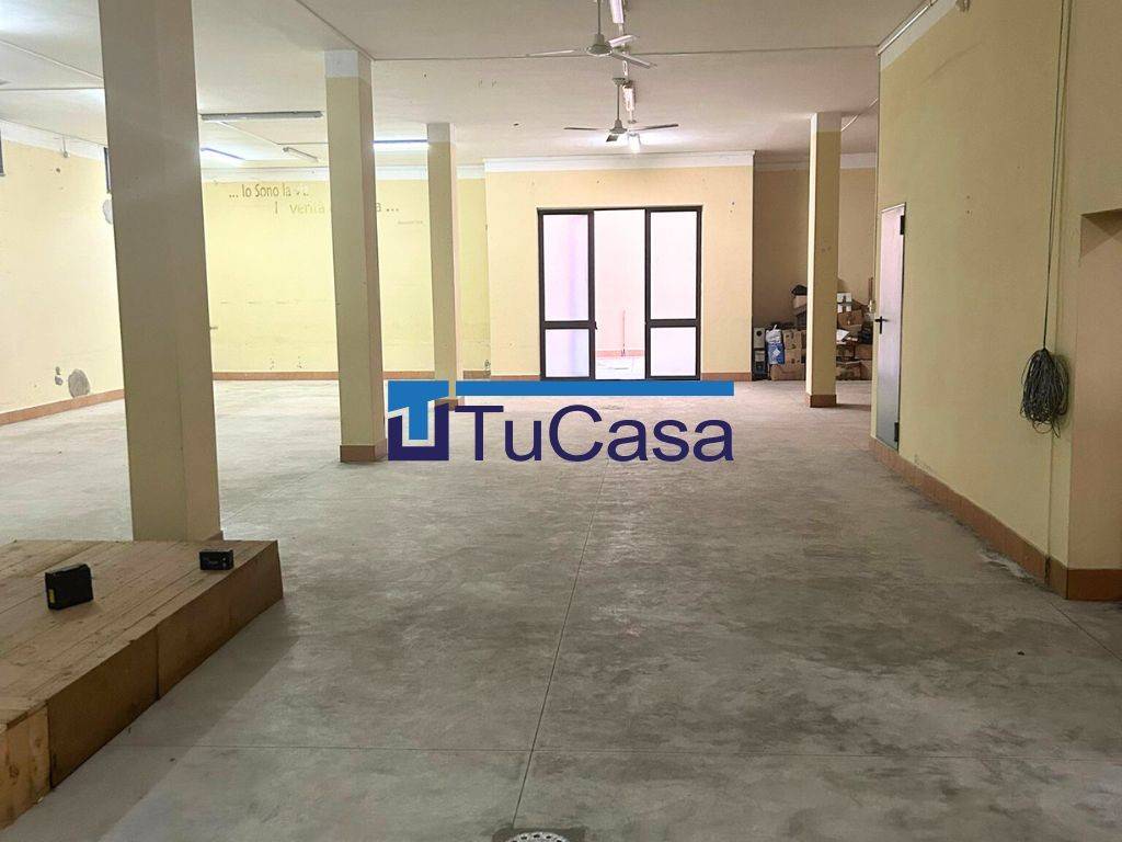 locale di sgombero in affitto a Trentola Ducenta