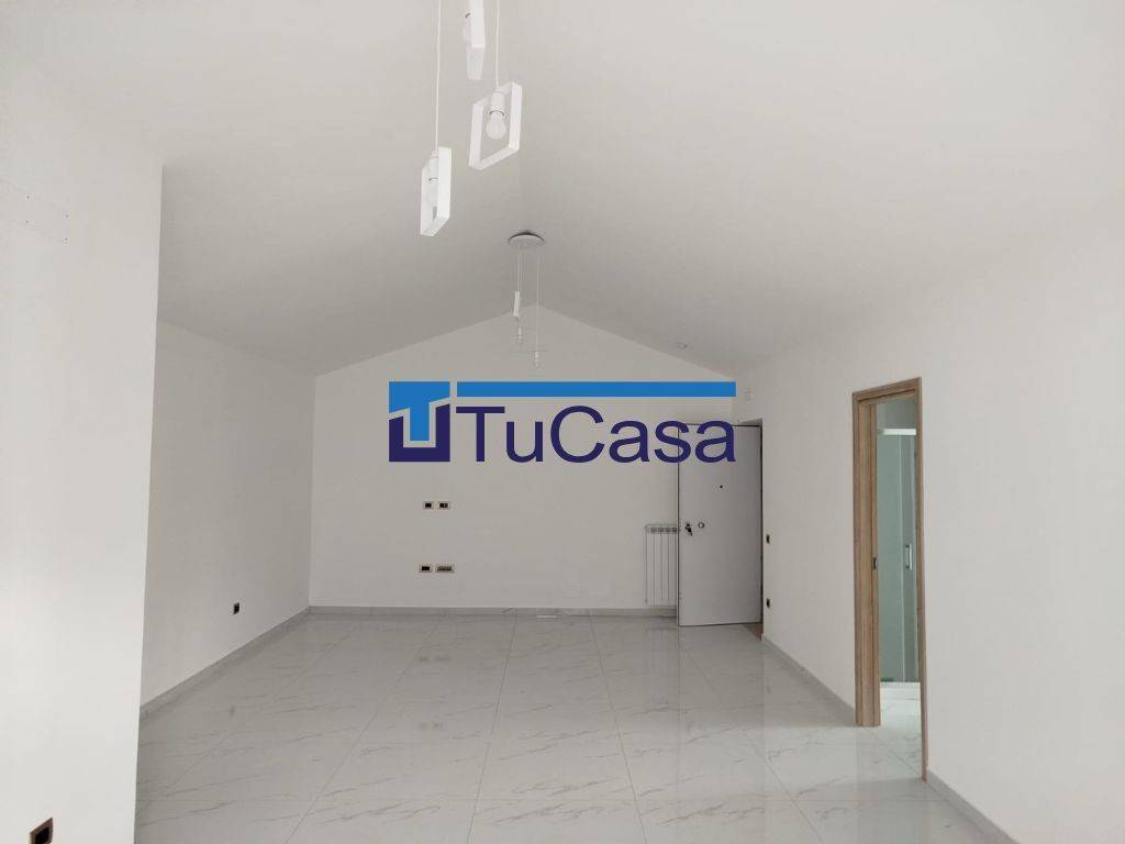 ufficio in affitto a Trentola Ducenta